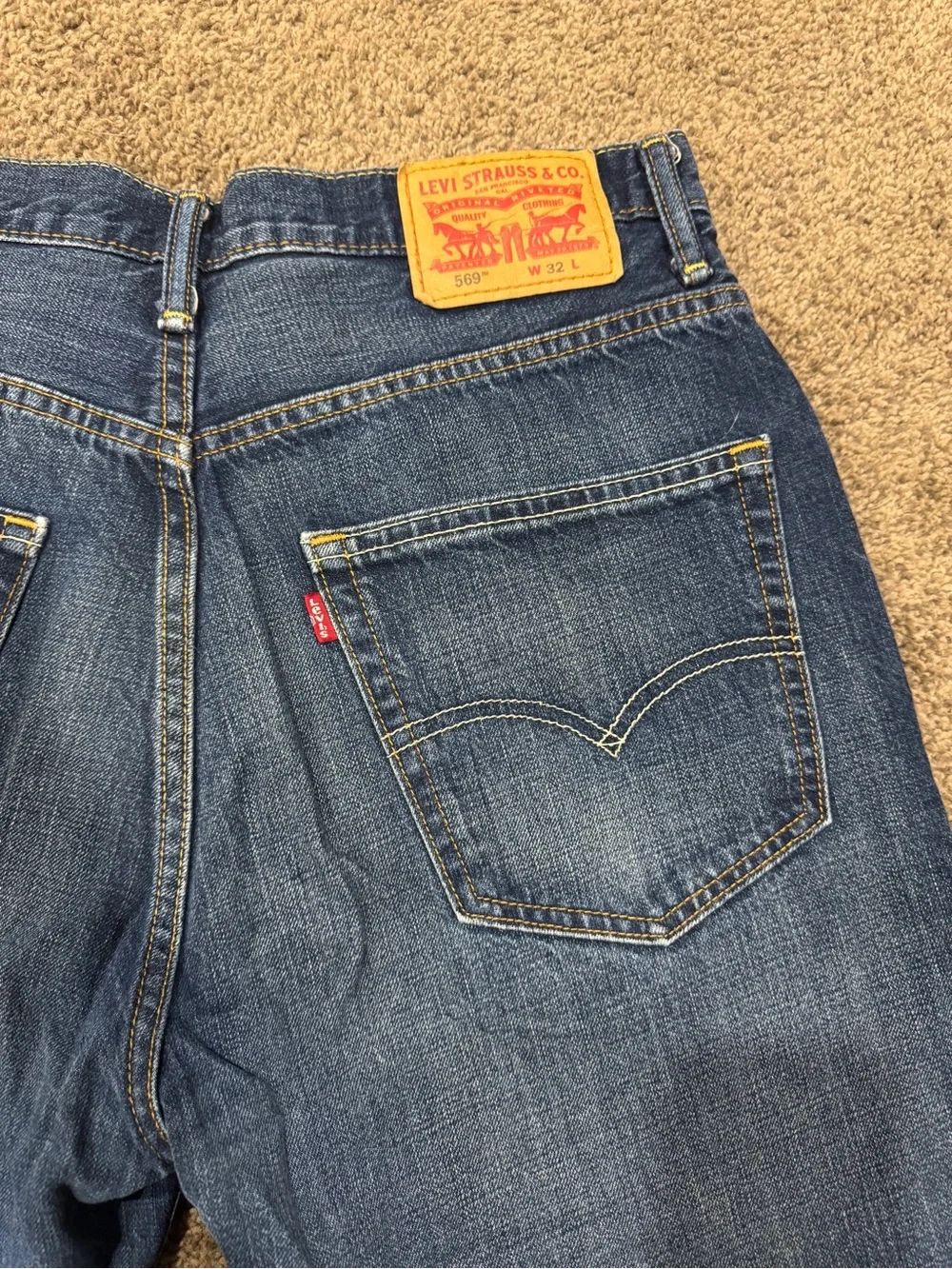 Levi’s 569 Men Bermuda Denim Shorts— Denim Jorts— Waist 32